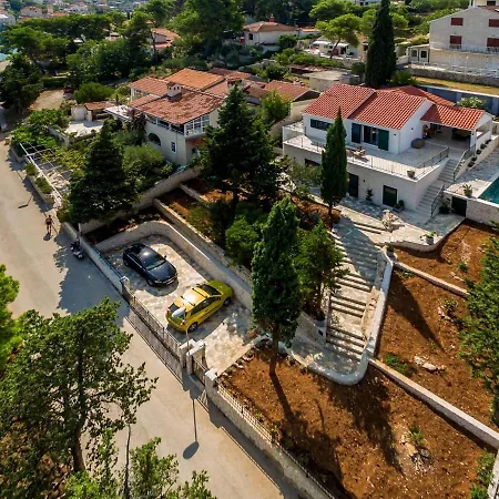 Villa Luxury Dream And Live With Pool By The Splitska