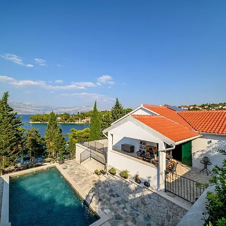 Luxury Dream And Live With Pool By The Villa *