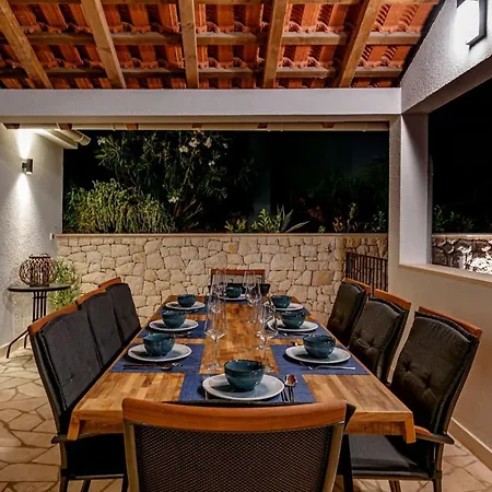 Luxury Dream And Live With Pool By The * Splitska