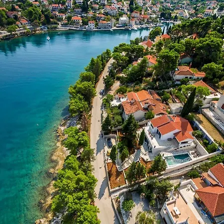 Villa Luxury Dream And Live With Pool By The