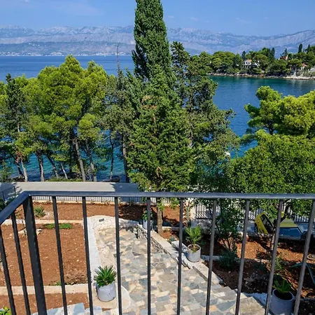 Luxury Dream And Live With Pool By The Splitska