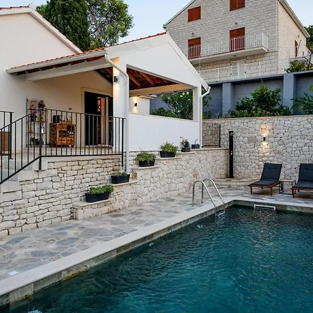 Luxury Dream And Live With Pool By The Villa *