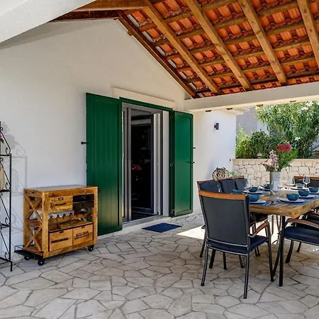 Luxury Dream And Live With Pool By The * Splitska