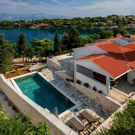 Luxury Dream And Live With Pool By The *