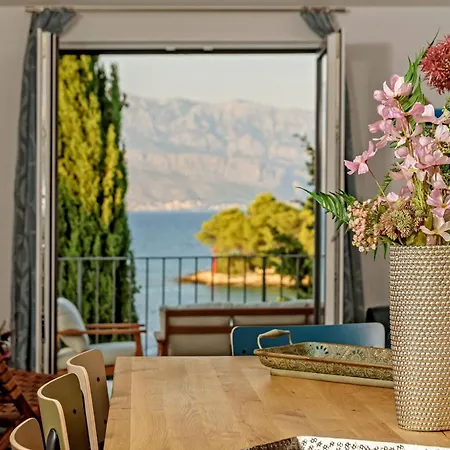 Luxury Dream And Live With Pool By The * Splitska