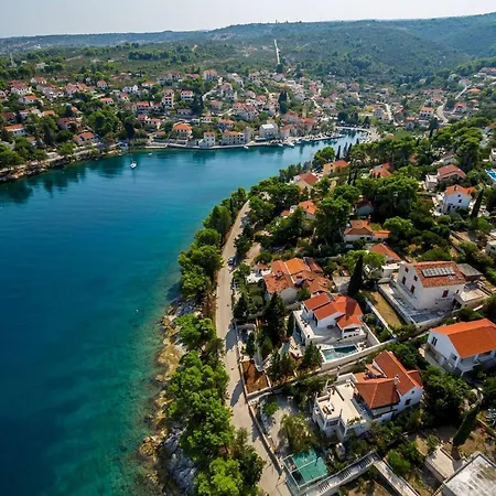 Vila Luxury Dream And Live With Pool By The *