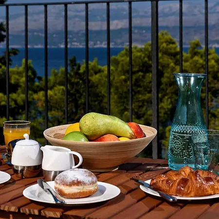 Luxury Dream And Live With Pool By The Vila Splitska