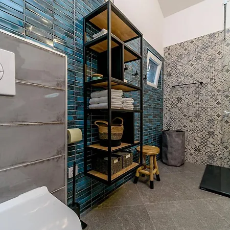 Luxury Dream And Live With Pool By The Splitska