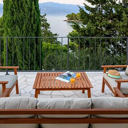 Luxury Dream And Live With Pool By The Vila Splitska