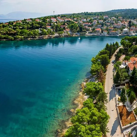Vila Luxury Dream And Live With Pool By The Splitska