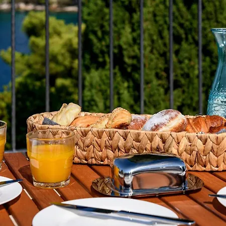 Luxury Dream And Live With Pool By The Splitska