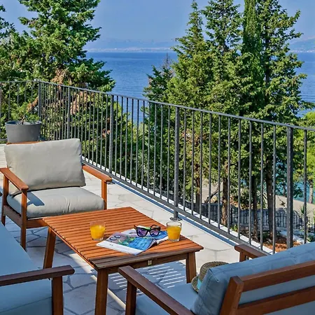 Vila Luxury Dream And Live With Pool By The Splitska