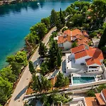 Βίλα Luxury Dream And Live With Pool By The