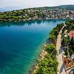 Βίλα Luxury Dream And Live With Pool By The Splitska