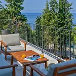 Βίλα Luxury Dream And Live With Pool By The Splitska