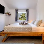 Luxury Dream And Live With Pool By The * Splitska