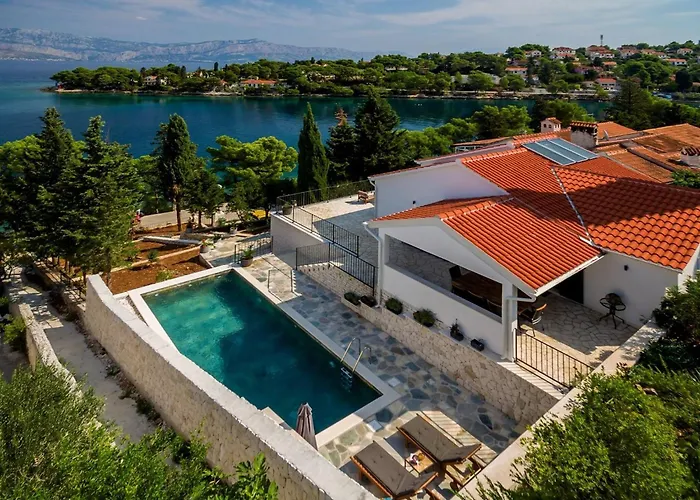 Luxury Dream And Live With Pool By The *