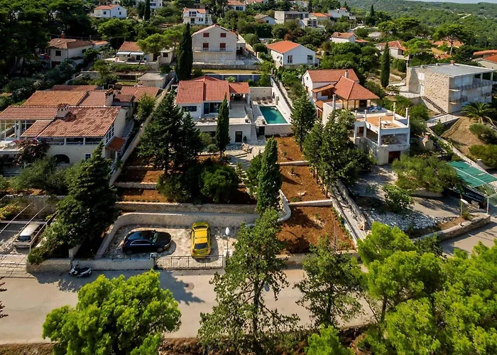 Luxury Dream And Live With Pool By The *